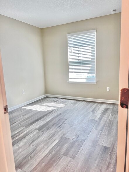Bedroom 1 - 472 Albany Bay Blvd