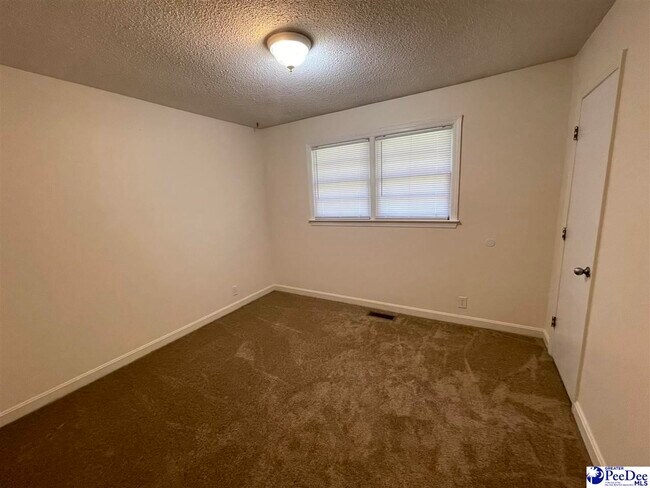 Building Photo - 3306 E Bennett Dr