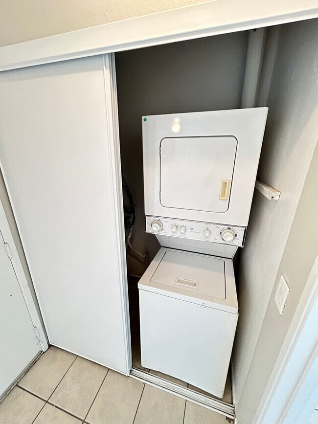 Building Photo - 5147 Greene Ln