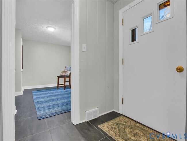 Building Photo - 16703 Mountain Rd