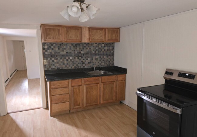 Building Photo - Charming 2 Bed / 1 Bath Single Family Home in Lansford with Front Porch & Yard!