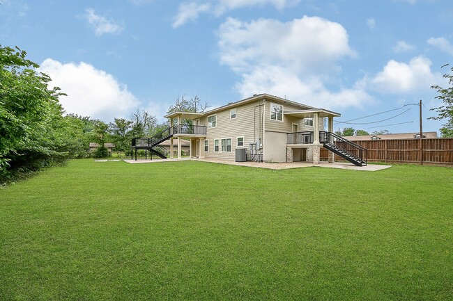 Building Photo - 12430 Pecan Ct