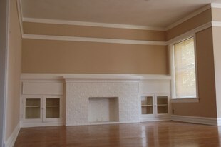 Building Photo - 6636 S Woodlawn Ave