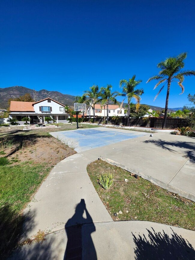 Building Photo - Beautiful two-story home located in the he...