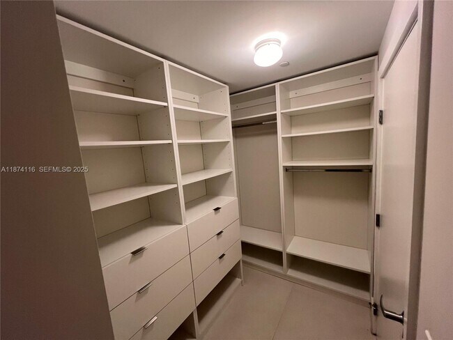 Building Photo - 16385 Biscayne Blvd