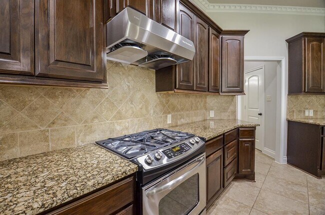 Building Photo - 27011 Cliff Pointe Ln