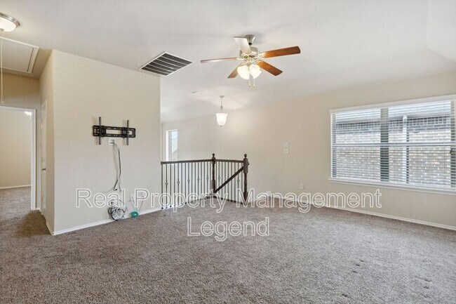 Building Photo - 812 Gray Fox Dr