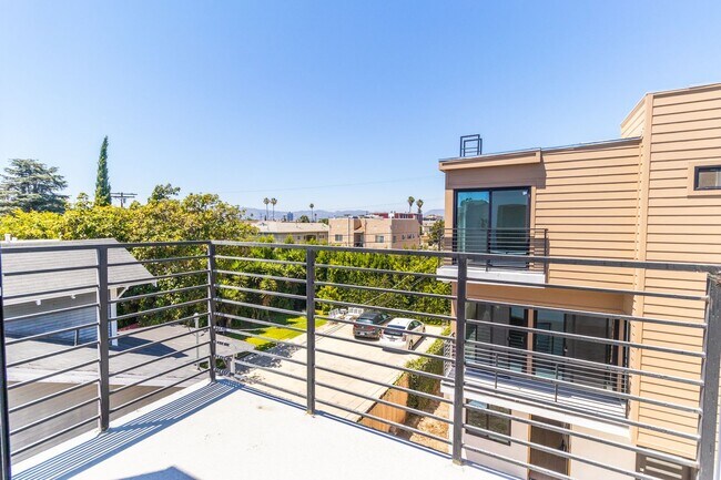Building Photo - 4507 W 18th St