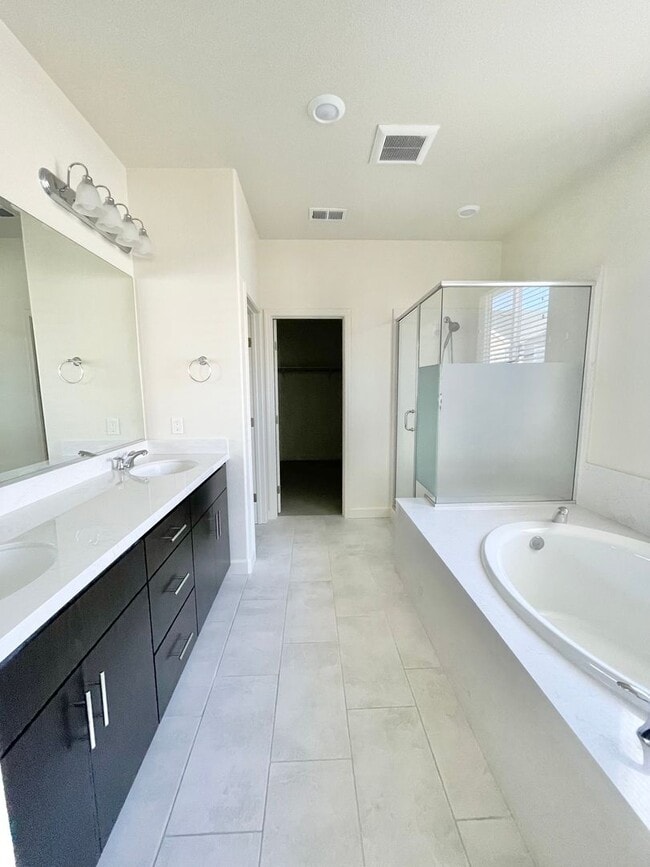 Building Photo - Beautiful 4 Bed 3 Bath Home in W Section Rohnert Park- $3,800 per month!