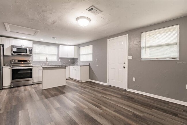 Building Photo - 3900 Locust Ave