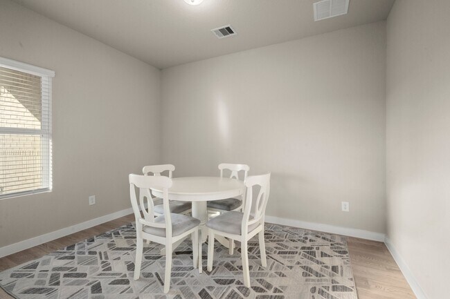 Building Photo - 16529 Breezy Knl Ct