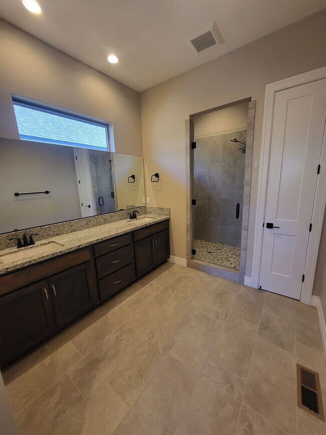 Building Photo - 2932 Cambria Lp