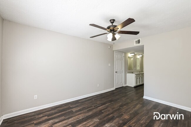 Building Photo - 230 Kirkaldy Dr