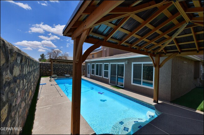 Building Photo - 1744 Gambel Quail Dr