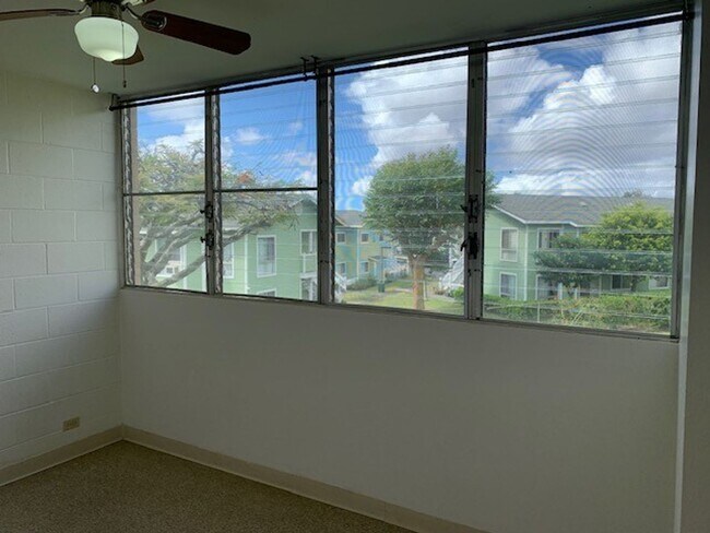 Building Photo - Hokuahi Apts - 2 Bedroom 1 Bath Unit w/ 1 ...