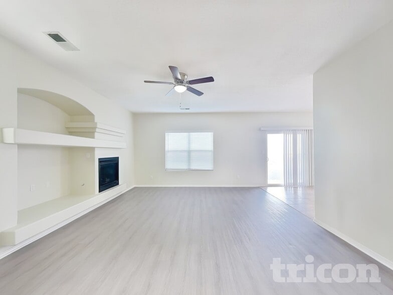 Building Photo - 3101 Cochiti St NE