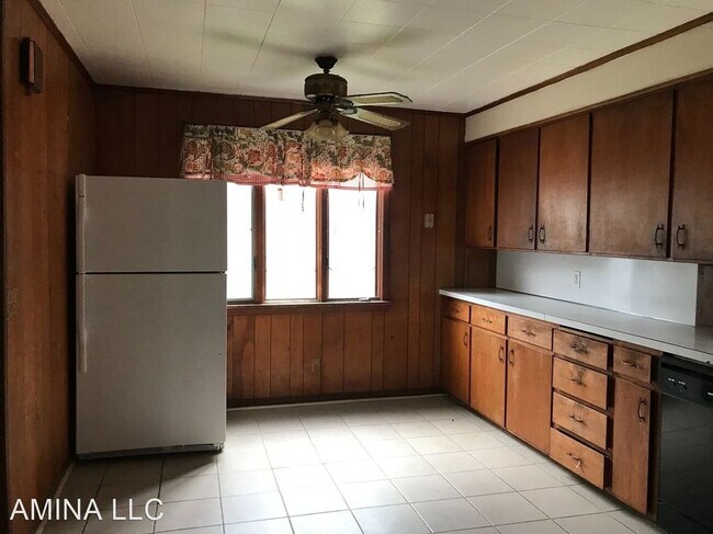 Building Photo - 377 Avis St