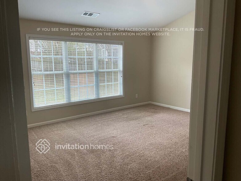 Building Photo - 2819 Merrion Park Ln NE