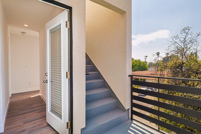 Building Photo - 5932 Lemp Ave