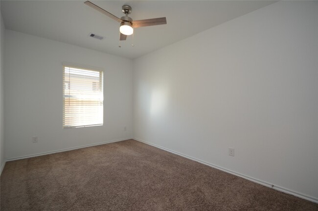 Building Photo - 1319 Winding Willow Dr