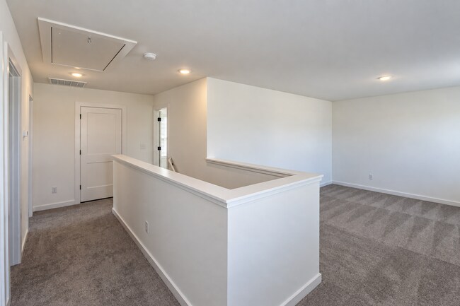 Building Photo - 1614 Links Dr