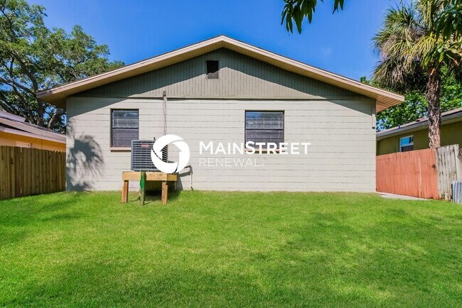 Building Photo - 3 Bedroom Pet-Friendly Home in TAMPA, FL w...