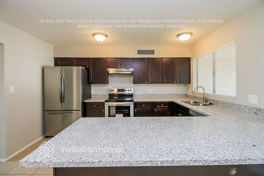 Building Photo - 2710 W Minton Dr