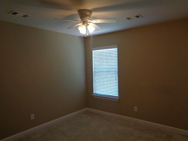 Building Photo - 3052 Brookview Forest Dr