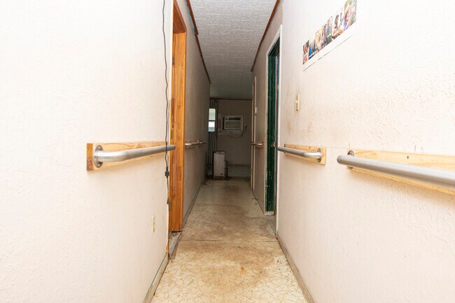 Building Photo - 407 Nugier Ave