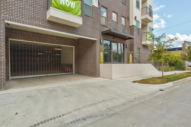 Building Photo - 2712 Wingate St