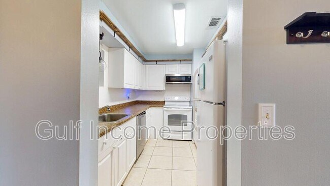 Building Photo - 5503 Fountain Lake Cir