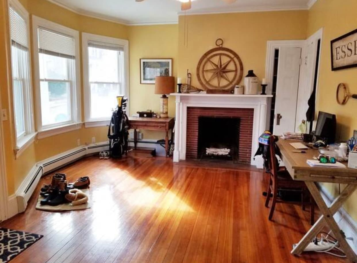 Building Photo - 20 University Ave