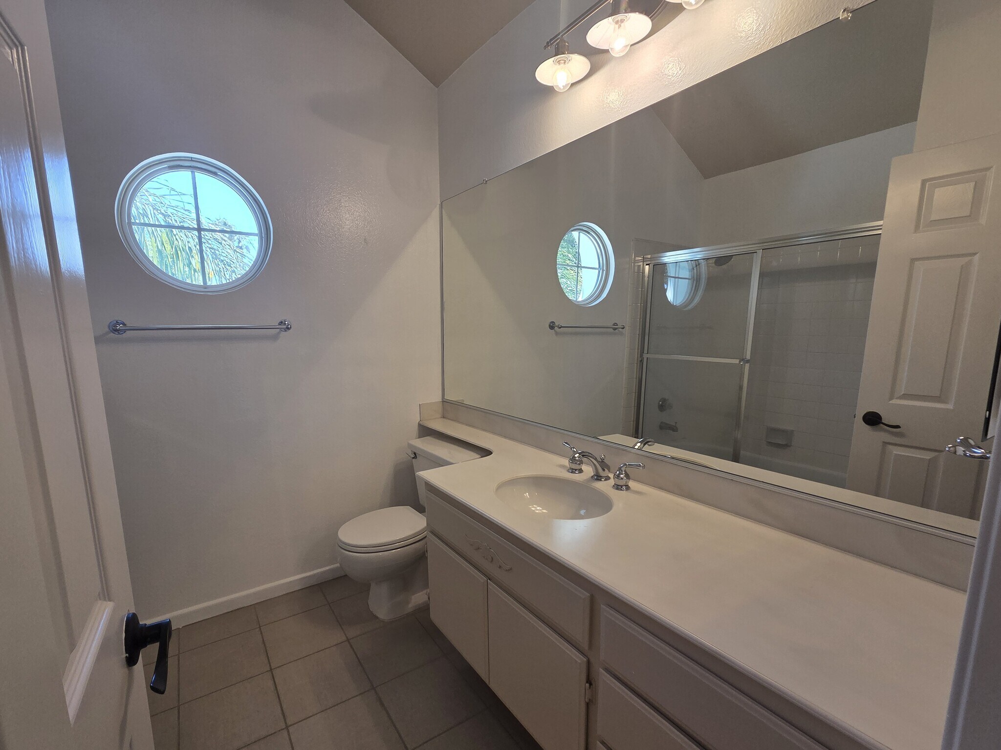 Building Photo - 7492 Seabluff Dr