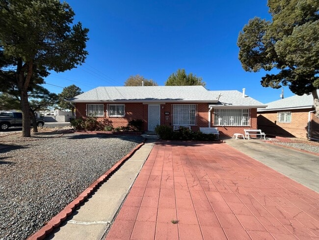 Primary Photo - Cute 3 Bedroom 2 Bathroom Home In The NE!