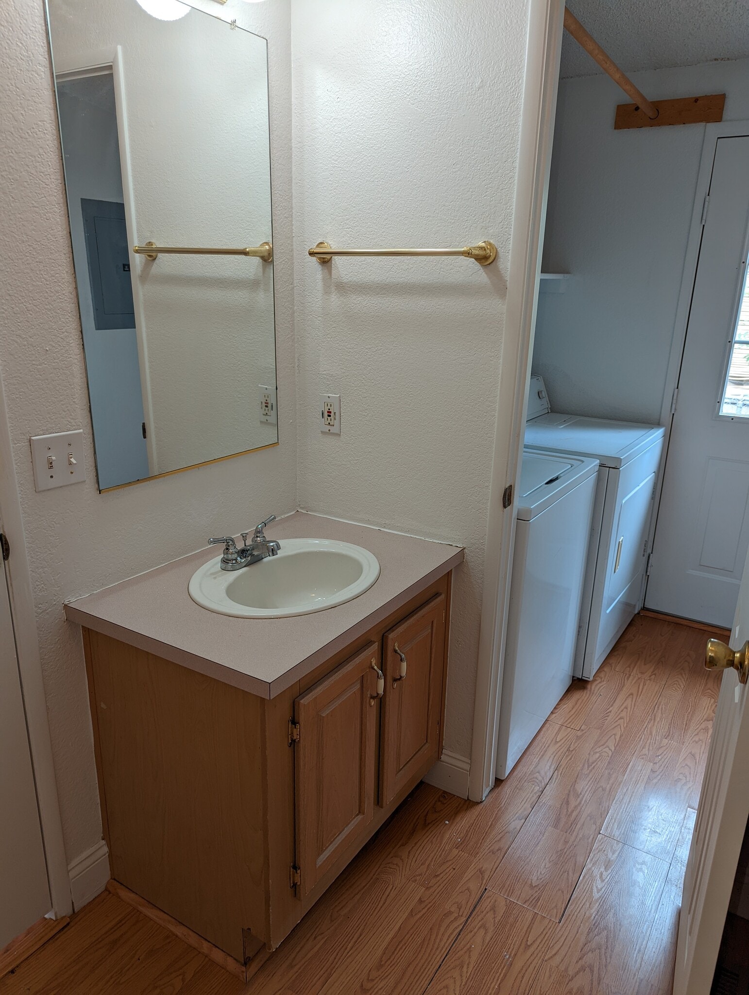 Building Photo - 514 Holbrook St