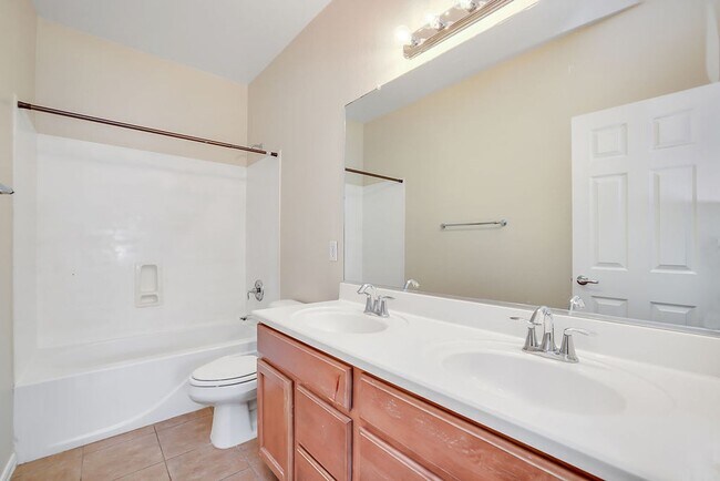 Building Photo - Great Queen Creek Location!