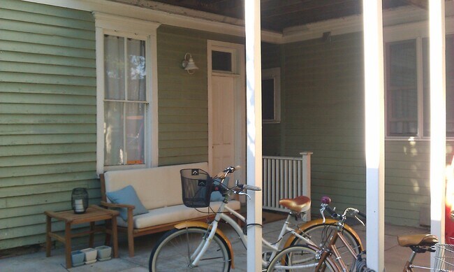 Building Photo - 1630 Spruce St