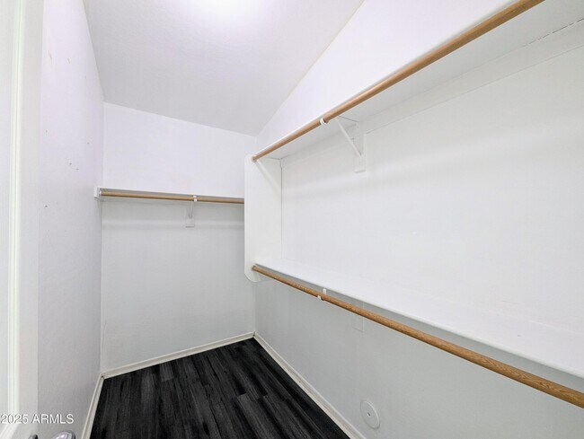 Building Photo - 13959 W Country Gables Dr