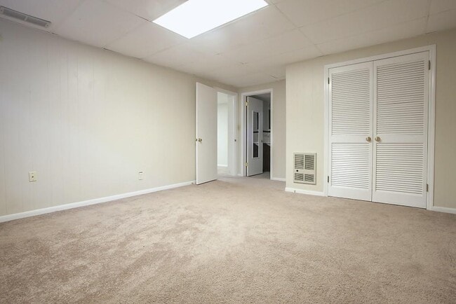 Building Photo - 1655 Ridgewood Dr NE