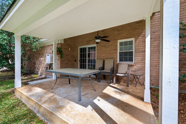 Building Photo - 35 Sheep Meadow Pl