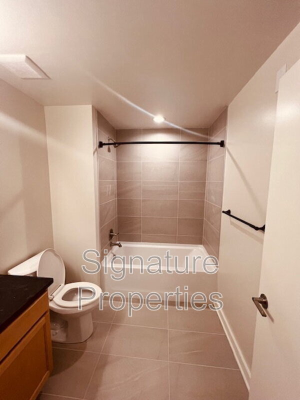 Building Photo - 712 High St