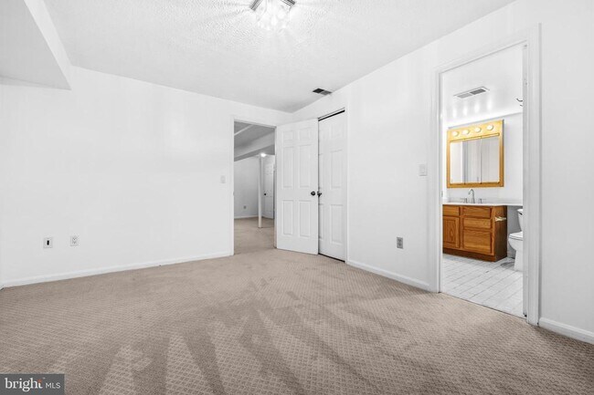 Building Photo - 7520 Royal Dominion Dr