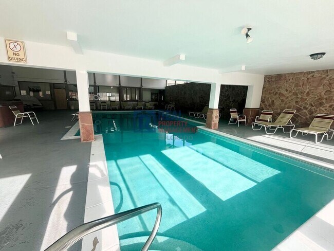 Building Photo - 392 W Rockrimmon Blvd