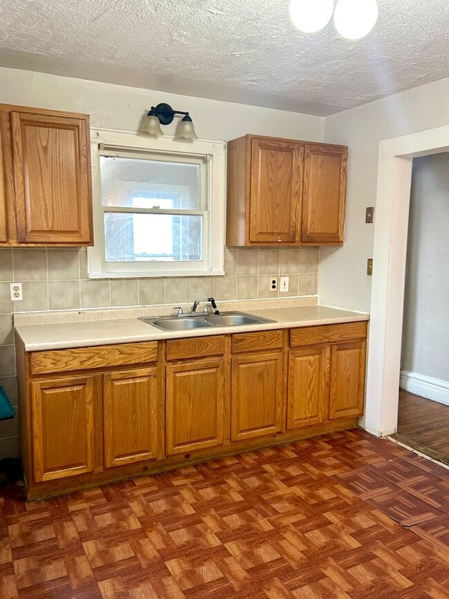 Building Photo - 572-574 Seward  T2