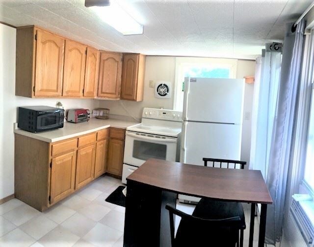 Building Photo - 1 br, 1 bath House - 168 E POMFRET ST- UNIT B