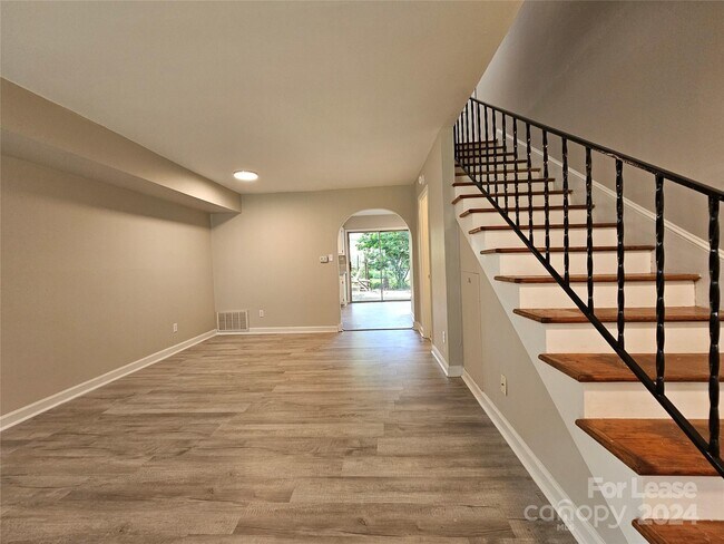 Building Photo - 407 S Chester St