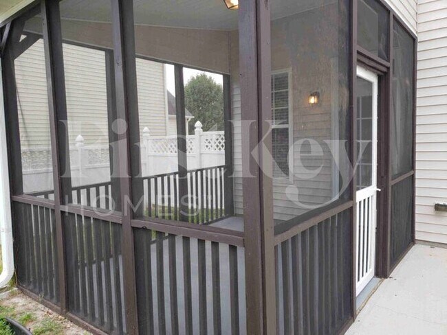 Building Photo - 1415 Paulonia Way