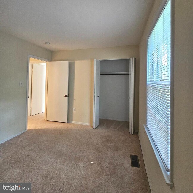 Building Photo - 8994 Bonham Cir