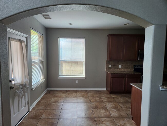 Building Photo - 20676 Oakhurst Meadows Dr