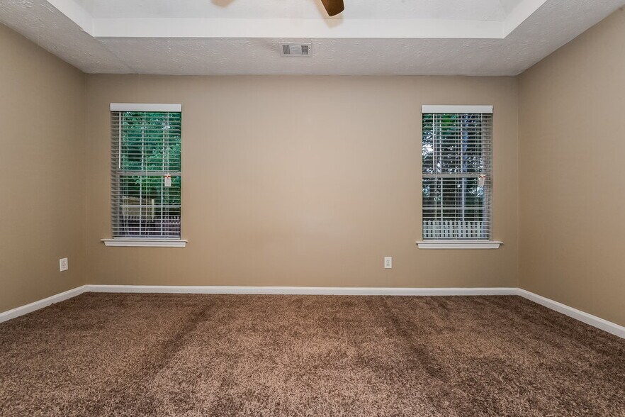 Building Photo - 394 Summer Hill Cir